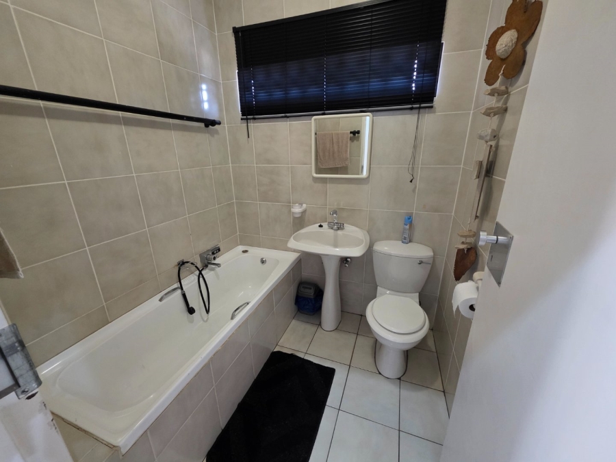 6 Bedroom Property for Sale in Dan Pienaar Free State